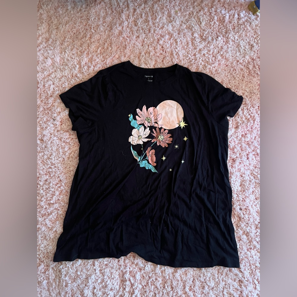 Torrid tshirt size 3